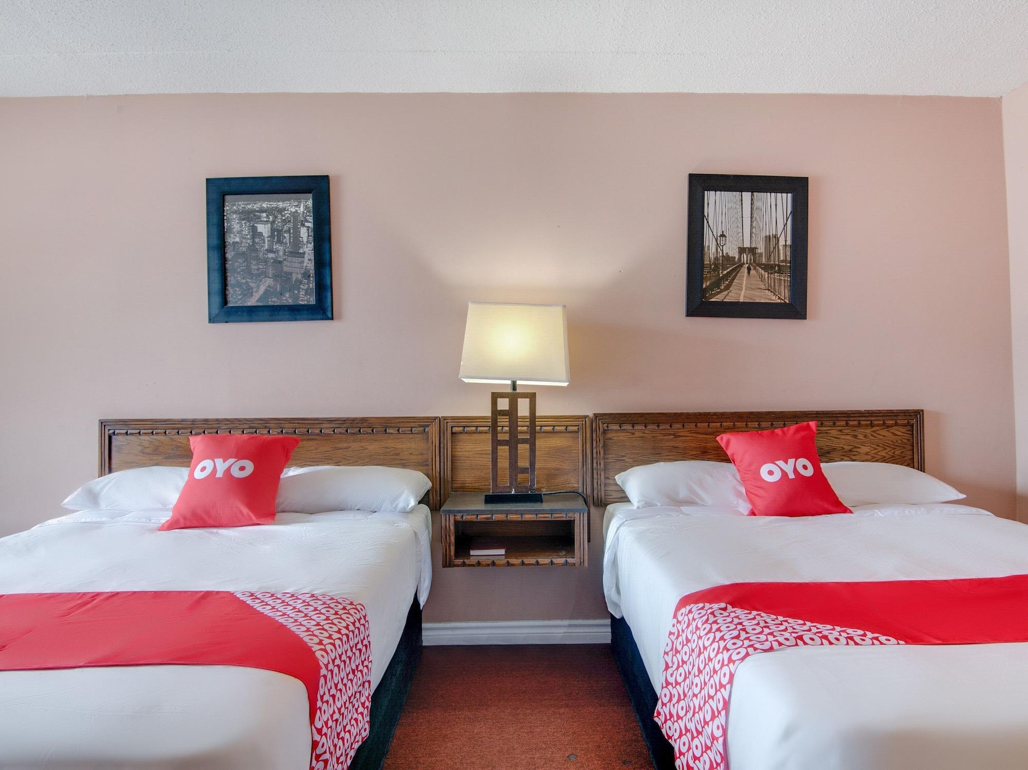 Falls Inn Near Casino Niagara By Oyo Exterior foto